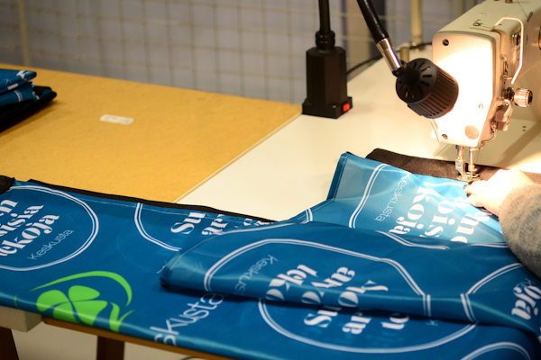 Beach flags with custom imprint