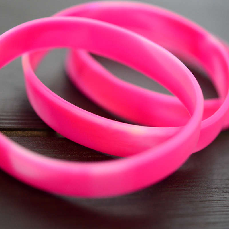 Pink Camo Silicone Wristband stock model at 202x12mm