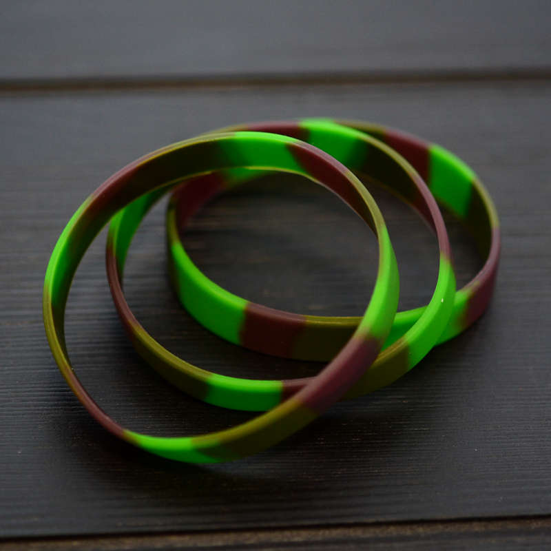 Camouflage Silicone Wristband stock model at 202x12mm