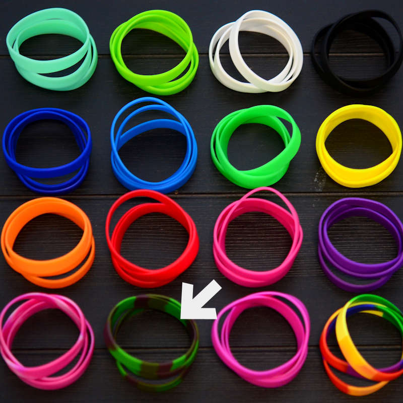 Camouflage Silicone wristband in stock colours Pinpops®